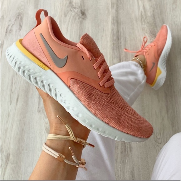 Nike odyssey shoes - Picture 2 of 2